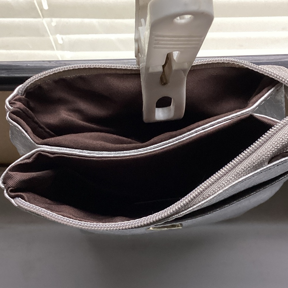 Minicat Silver Phone Holster with Strap - Picture 4 of 5